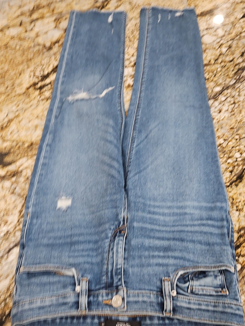 Hudson Women's Distressed Blue Jeans. Size 28 Inseam 26" Rise 9.5"